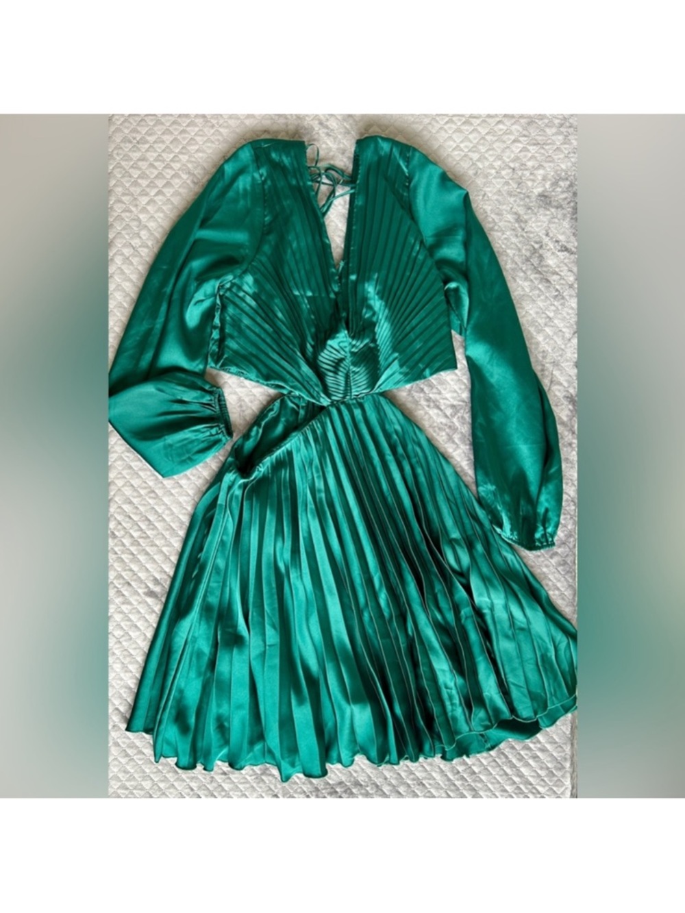 Abercrombie & Fitch Green Satin Pleated Cutout Dress Long Sleeve Mini Size L